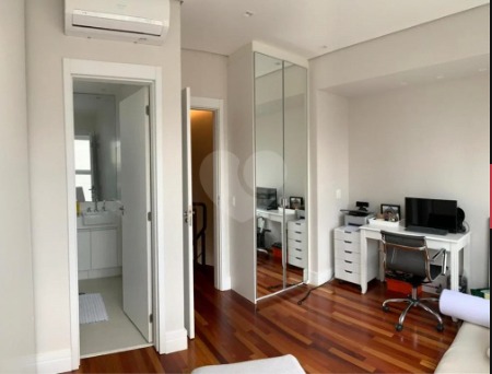 Imagem Apartamento com 2 Quartos à Venda, 108 m²em Vila Mariana - São Paulo
