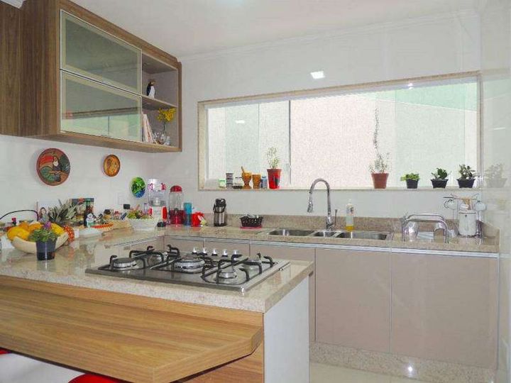 Imagem Casa com 3 Quartos à Venda, 250 m² em Varzea - Teresópolis