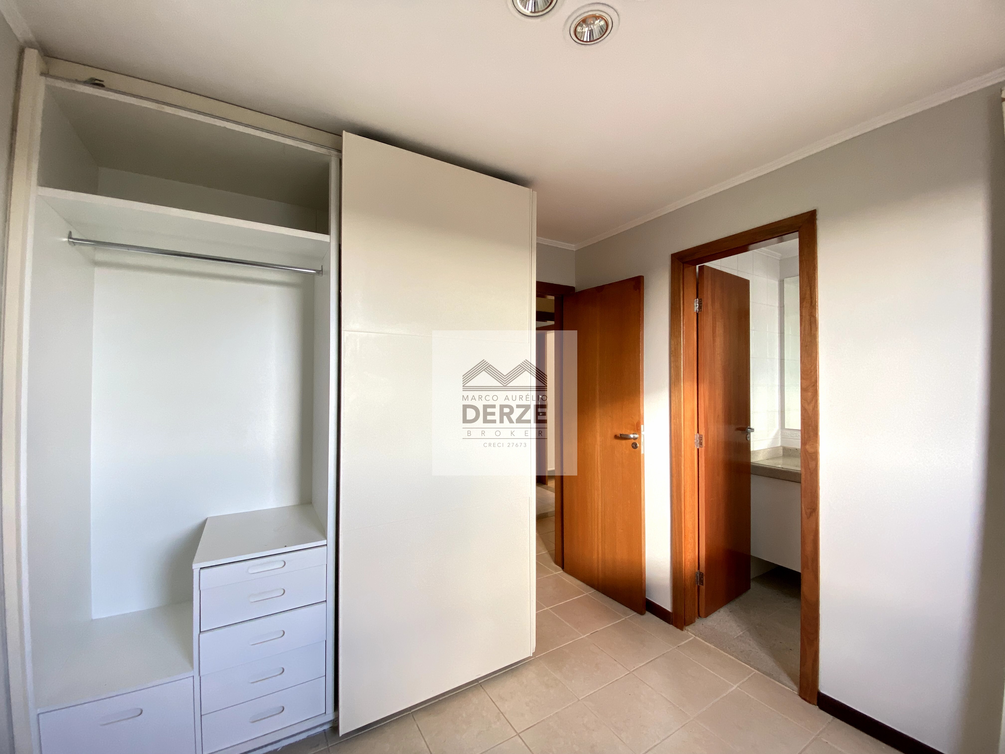 Imagem Apartamento com 4 Quartos à Venda, 165 m²em Fundinho - Uberlândia