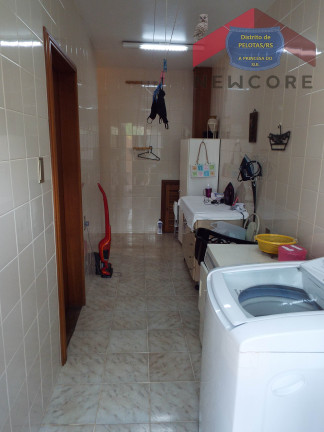 Imagem Casa com 4 Quartos à Venda, 315 m² em Centro - Pelotas