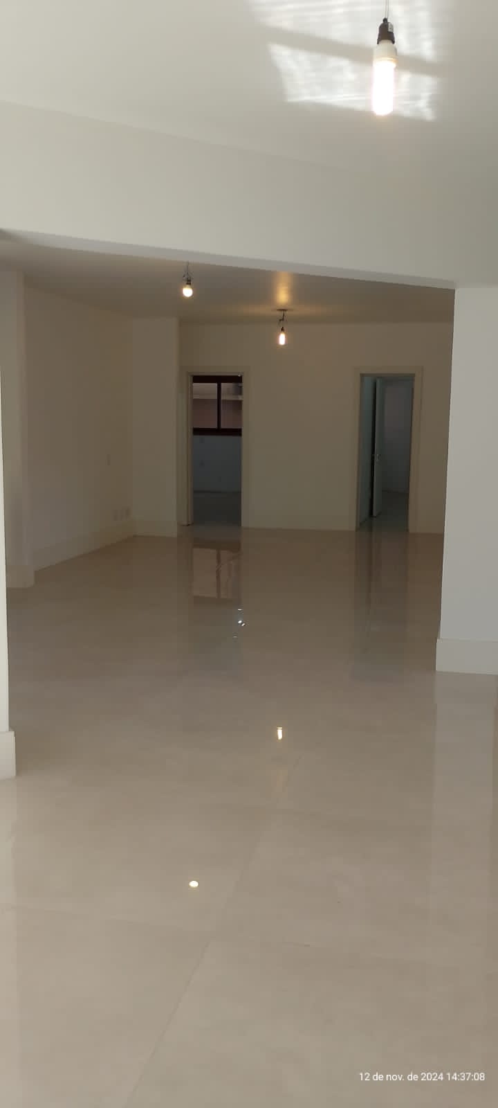 Imagem Apartamento com 3 Quartos à Venda, 271 m²em Centro - Bento Gonçalves Imagem Apartamento com 3 Quartos à Venda, 271 m²em Centro - Bento Gonçalves