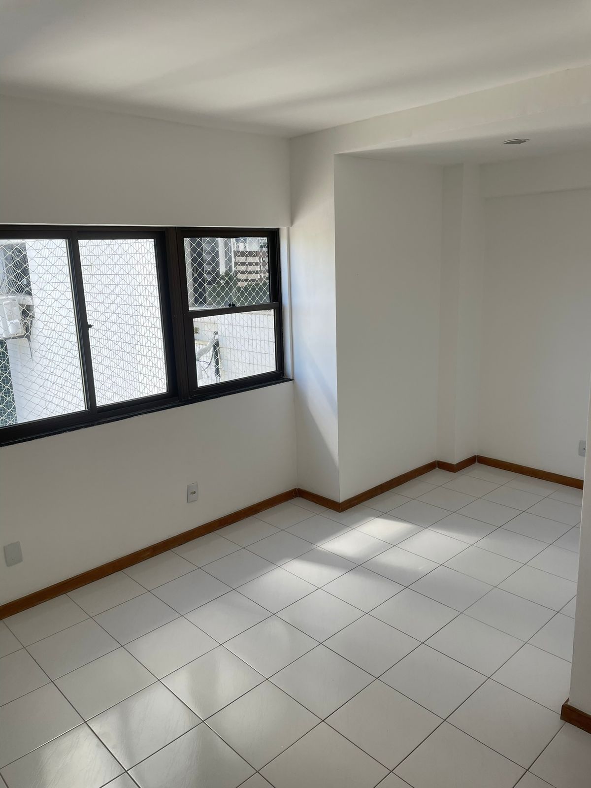 Imagem Apartamento com 2 Quartos para Alugar, 74 m²em Pitangueiras - Lauro de Freitas