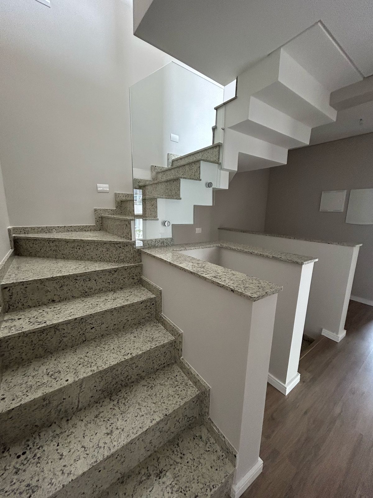 Imagem Casa de Condomínio com 3 Quartos à Venda, 214 m² em Santa Cândida - Curitiba