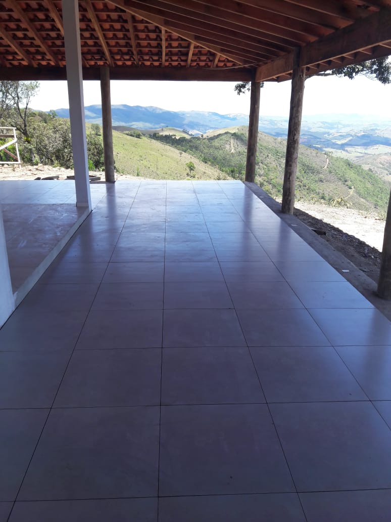 Imagem Imóvel com 3 Quartos à Venda, 629 m²em Campos Novos - Cunha