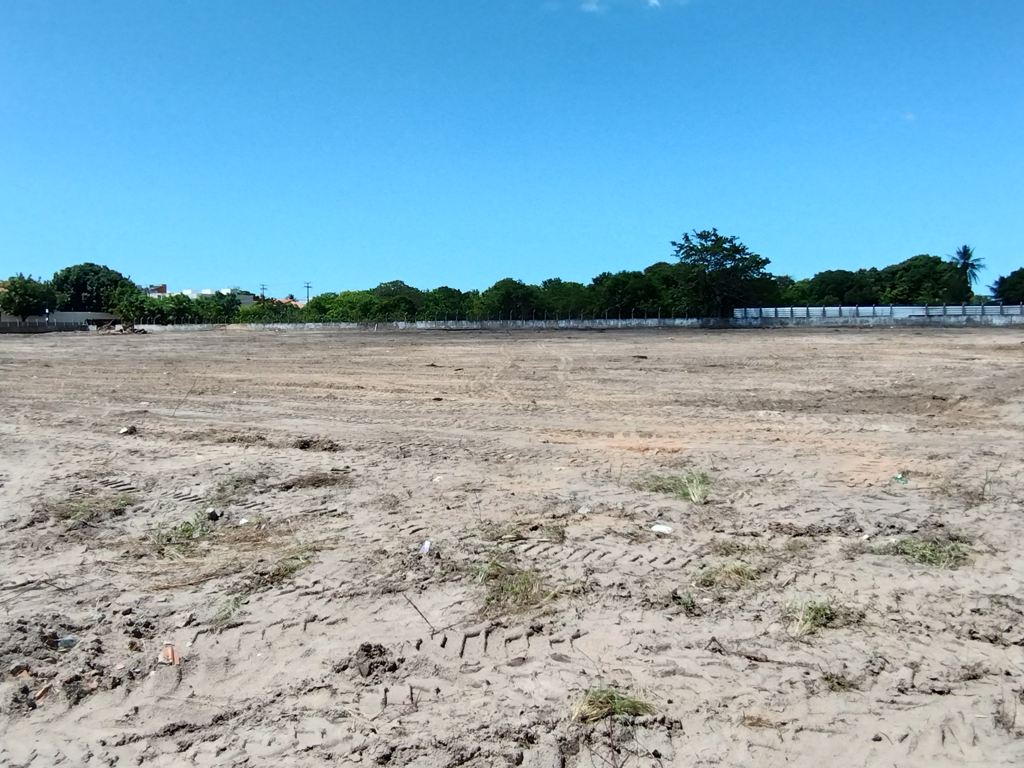 Imagem Terreno para Alugar, 13 m²em Pires Façanha - Eusebio
