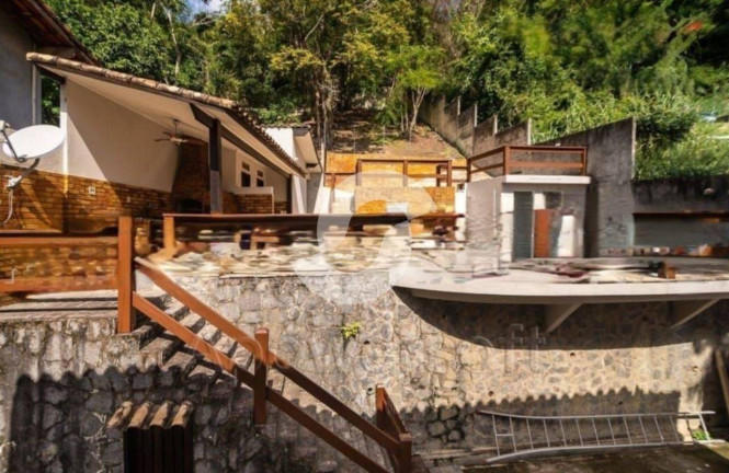 Imagem Casa com 3 Quartos à Venda, 254 m²em Serra Grande - Niterói