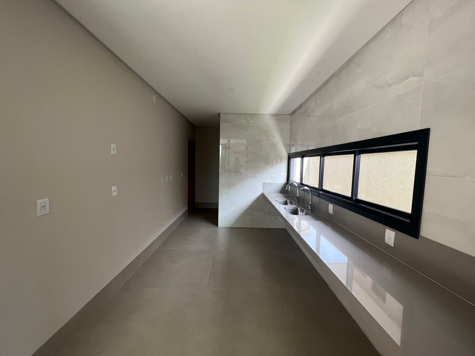 Imagem Casa de Condomínio com 4 Quartos à Venda, 253 m²em Residencial Goiânia Golfe Clube - Goiânia
