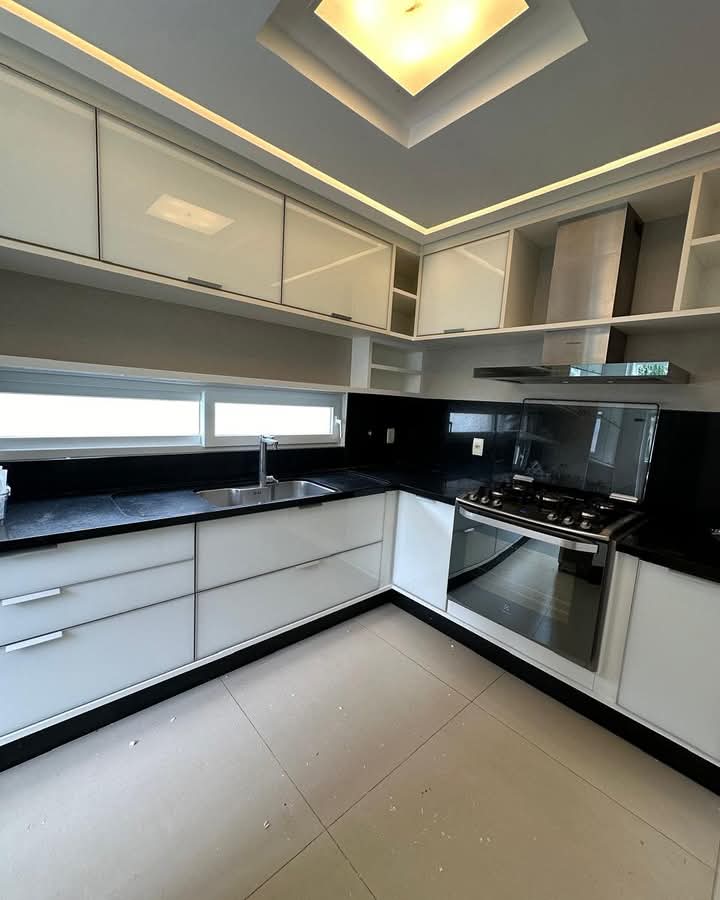 Imagem Casa de Condomínio com 4 Quartos para Alugar, 350 m²em Vila de Abrantes (Abrantes) - Camaçari Imagem Casa de Condomínio com 4 Quartos para Alugar, 350 m²em Vila de Abrantes (Abrantes) - Camaçari