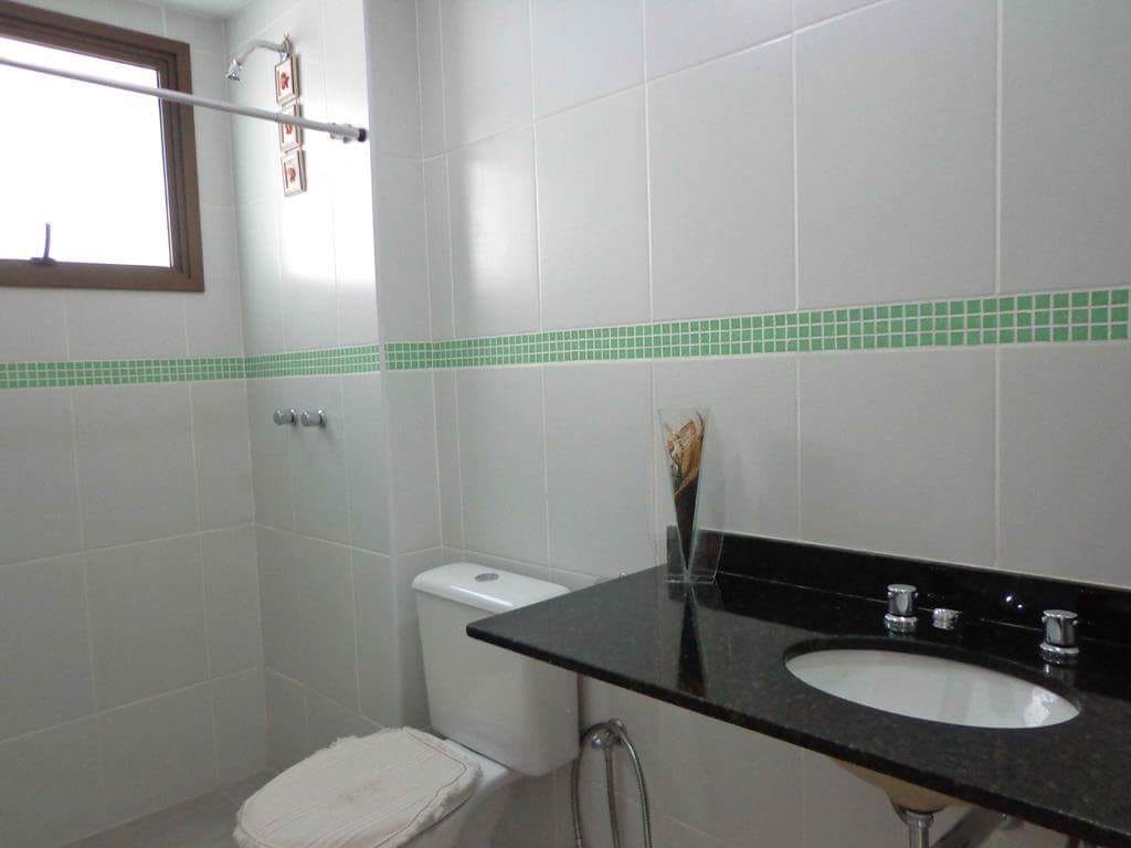 Imagem Apartamento com 2 Quartos à Venda, 90 m²em Charitas - Niterói