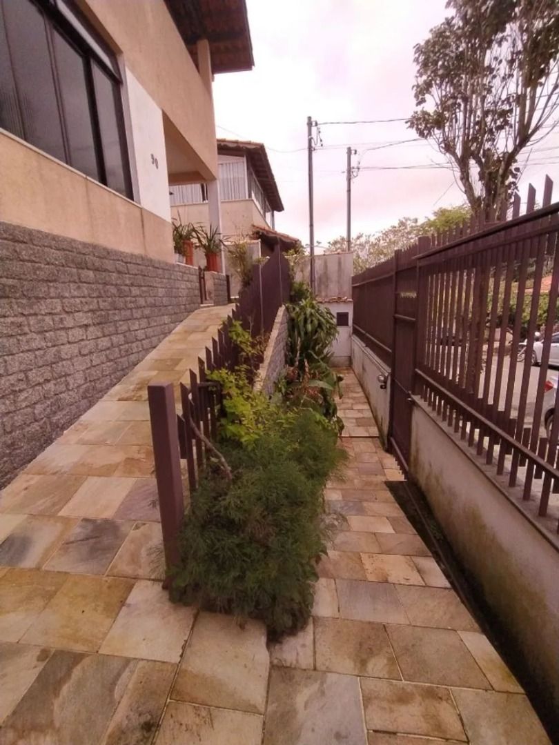 Imagem Casa com 3 Quartos à Venda, 200 m² em Aeroporto - Juiz de Fora Imagem Casa com 3 Quartos à Venda, 200 m² em Aeroporto - Juiz de Fora