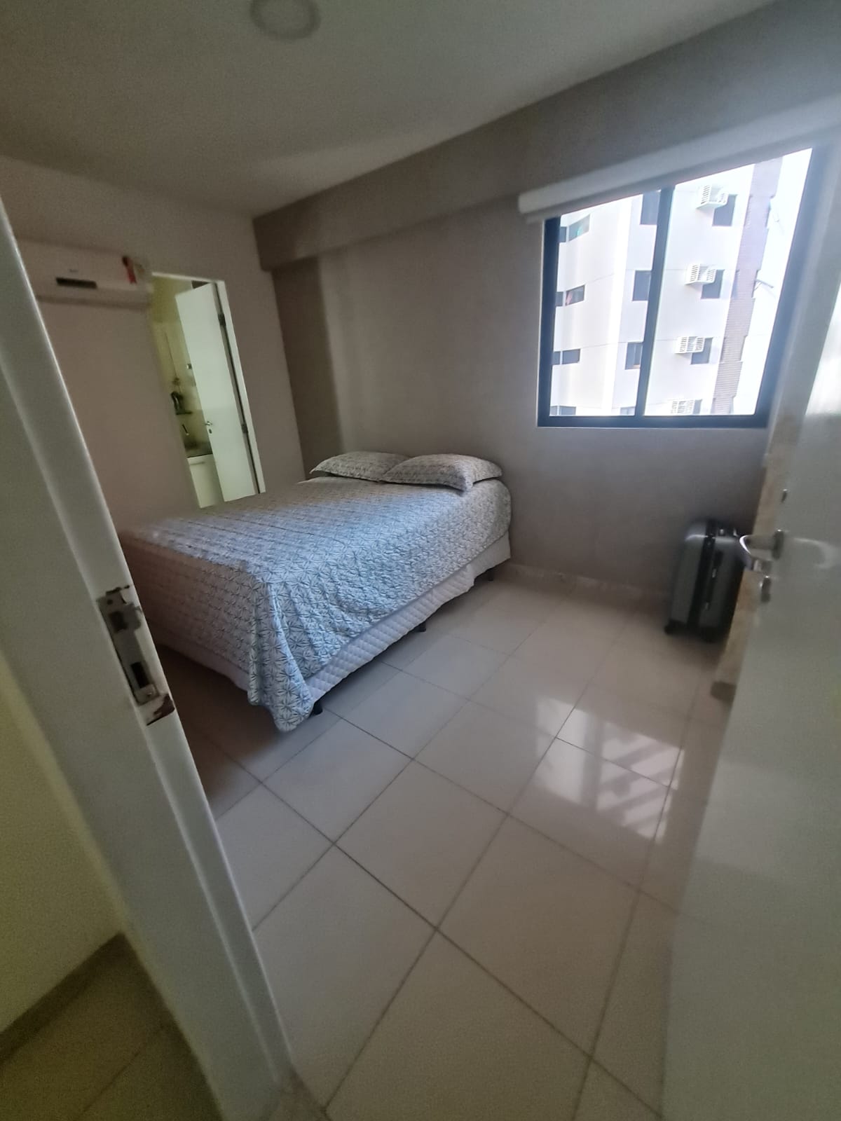 Imagem Apartamento com 3 Quartos à Venda, 100 m²em Aflitos - Recife