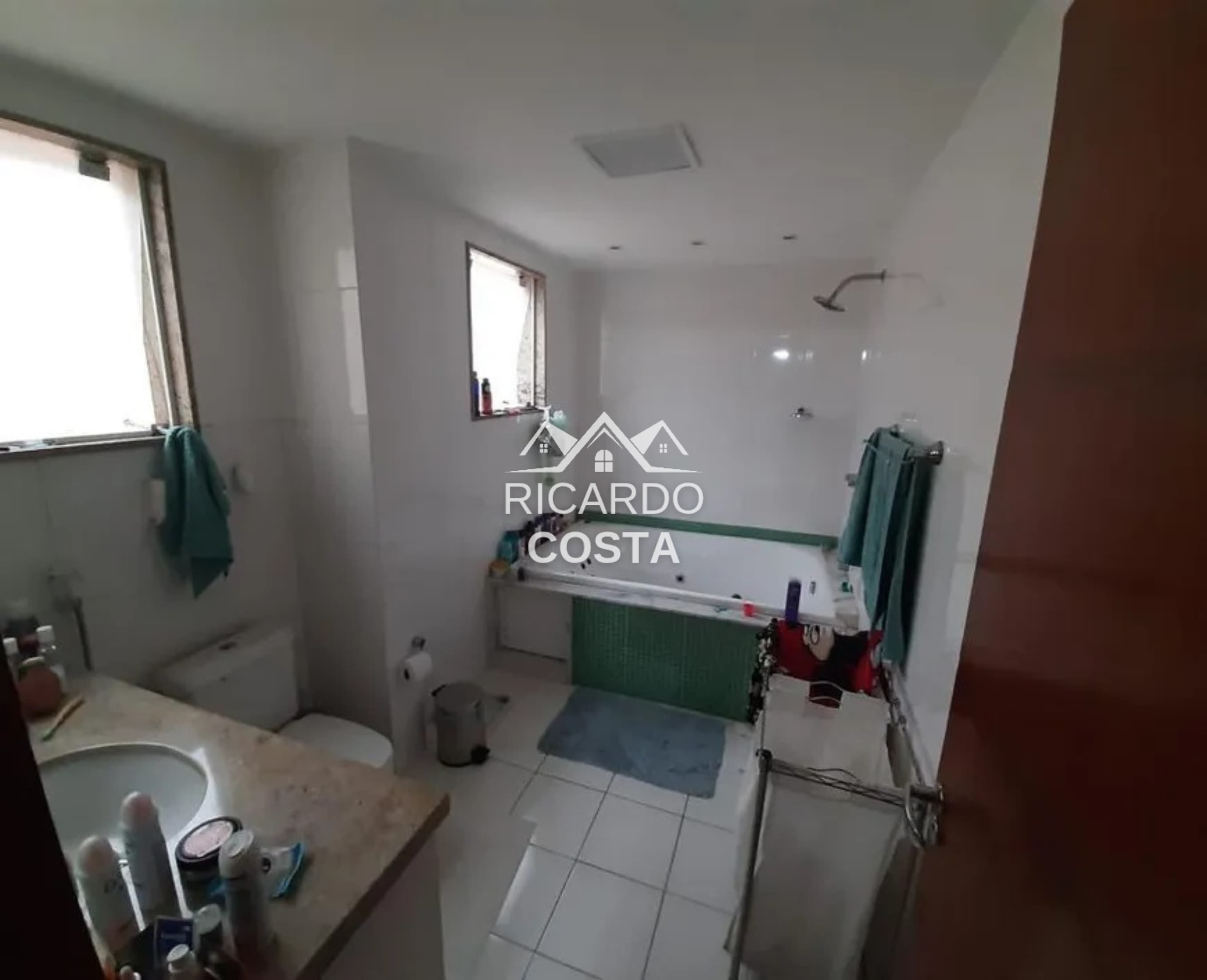 Imagem Casa de Vila com 4 Quartos à Venda, 300 m² em Taquara - Rio de Janeiro Imagem Casa de Vila com 4 Quartos à Venda, 300 m² em Taquara - Rio de Janeiro