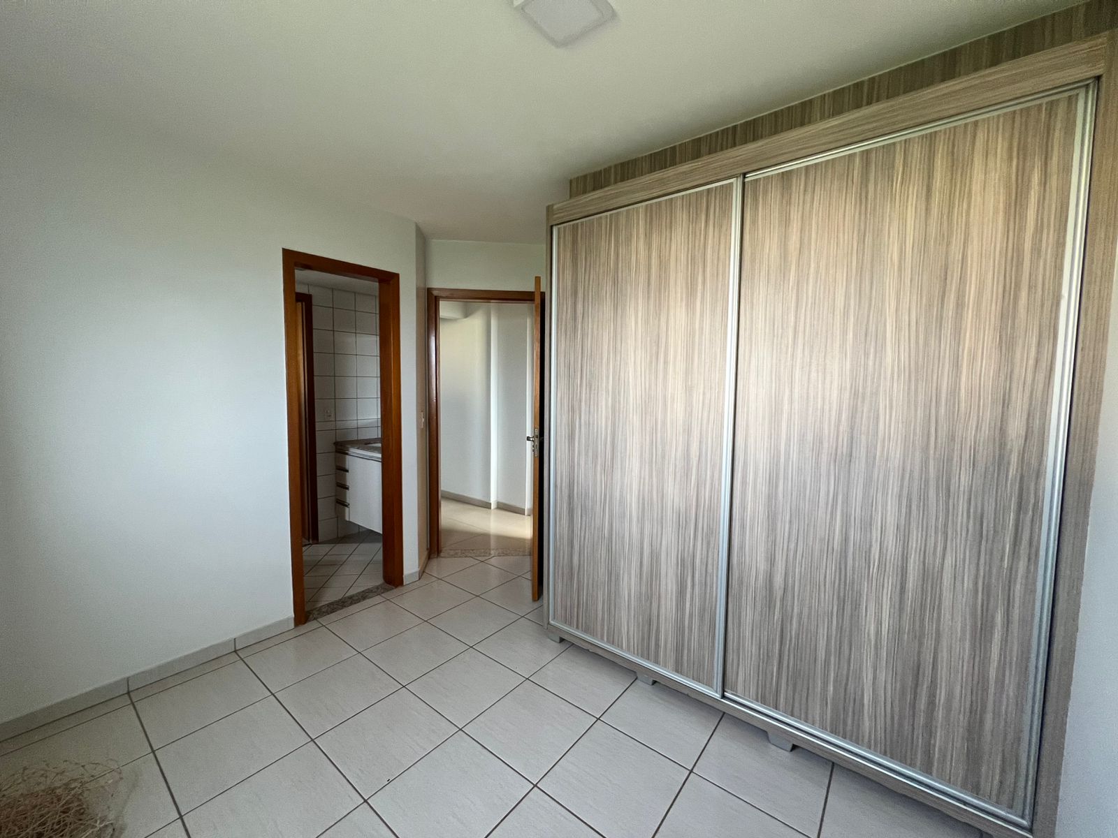 Imagem Apartamento com 3 Quartos à Venda, 81 m²em Residencial Eldorado - Goiânia Imagem Apartamento com 3 Quartos à Venda, 81 m²em Residencial Eldorado - Goiânia