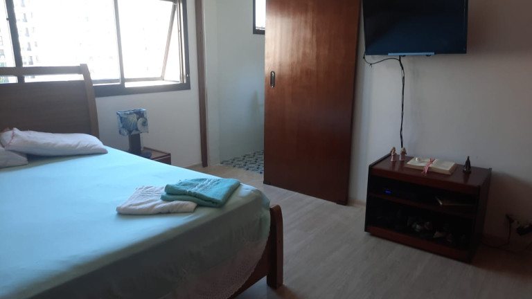 Imagem Apartamento com 3 Quartos para Alugar, 135 m²em Pitangueiras - Guarujá