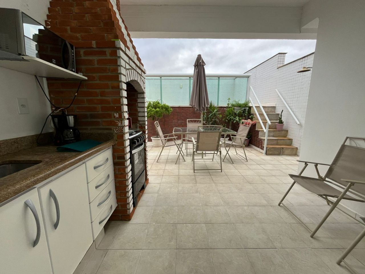Imagem Casa com 4 Quartos à Venda, 239 m²em Embaré - Santos
