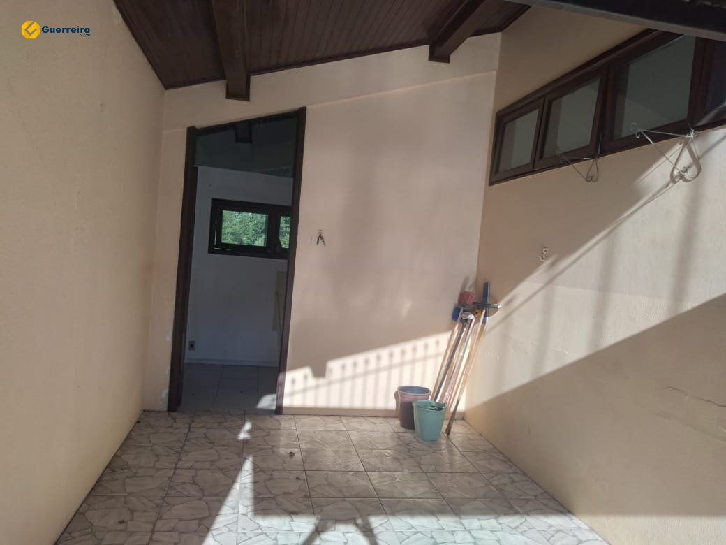 Imagem Casa com 3 Quartos à Venda, 190 m² em Trindade - Florianópolis