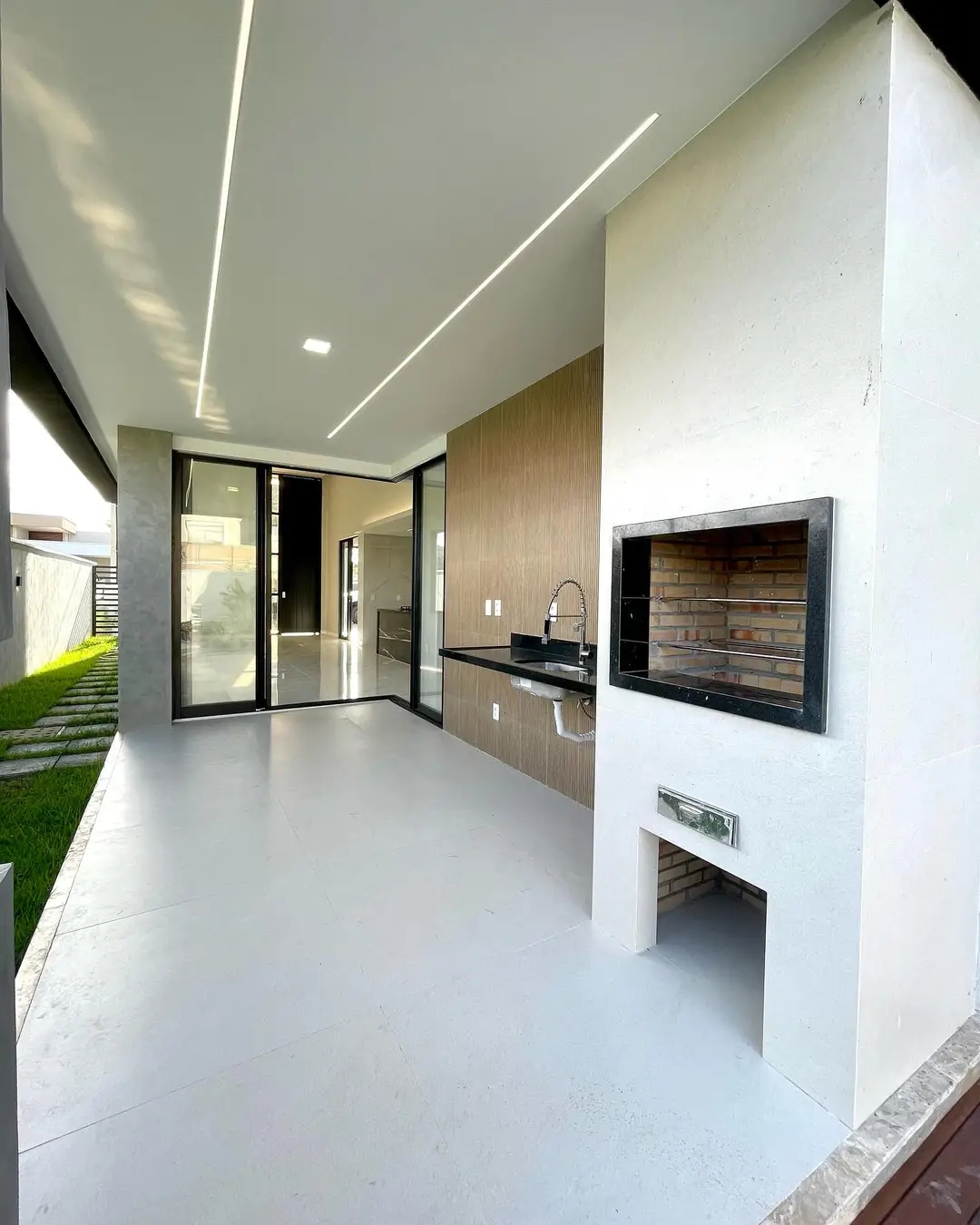 Imagem Casa de Condomínio com 3 Quartos à Venda, 169 m²em Alphaville  - Eusébio