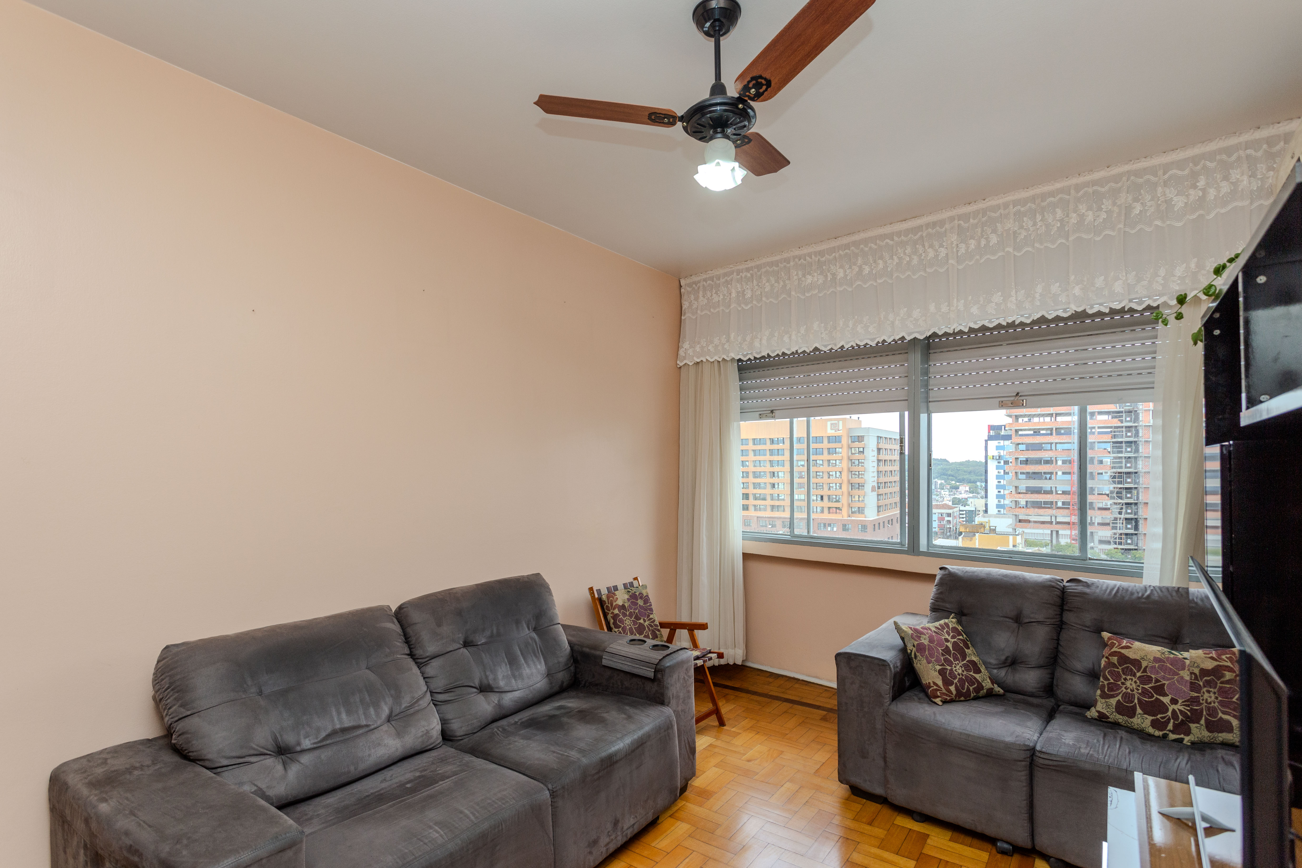 Imagem Apartamento com 2 Quartos à Venda, Locação ou Temporada, 80 m² em Centro - Santa Maria Imagem Apartamento com 2 Quartos à Venda, Locação ou Temporada, 80 m² em Centro - Santa Maria