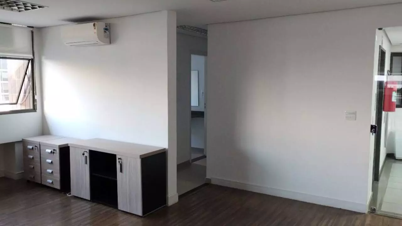 Imagem Sala Comercial à Venda ou Locação, 133 m² em Vila Olímpia - São Paulo Imagem Sala Comercial à Venda ou Locação, 133 m² em Vila Olímpia - São Paulo