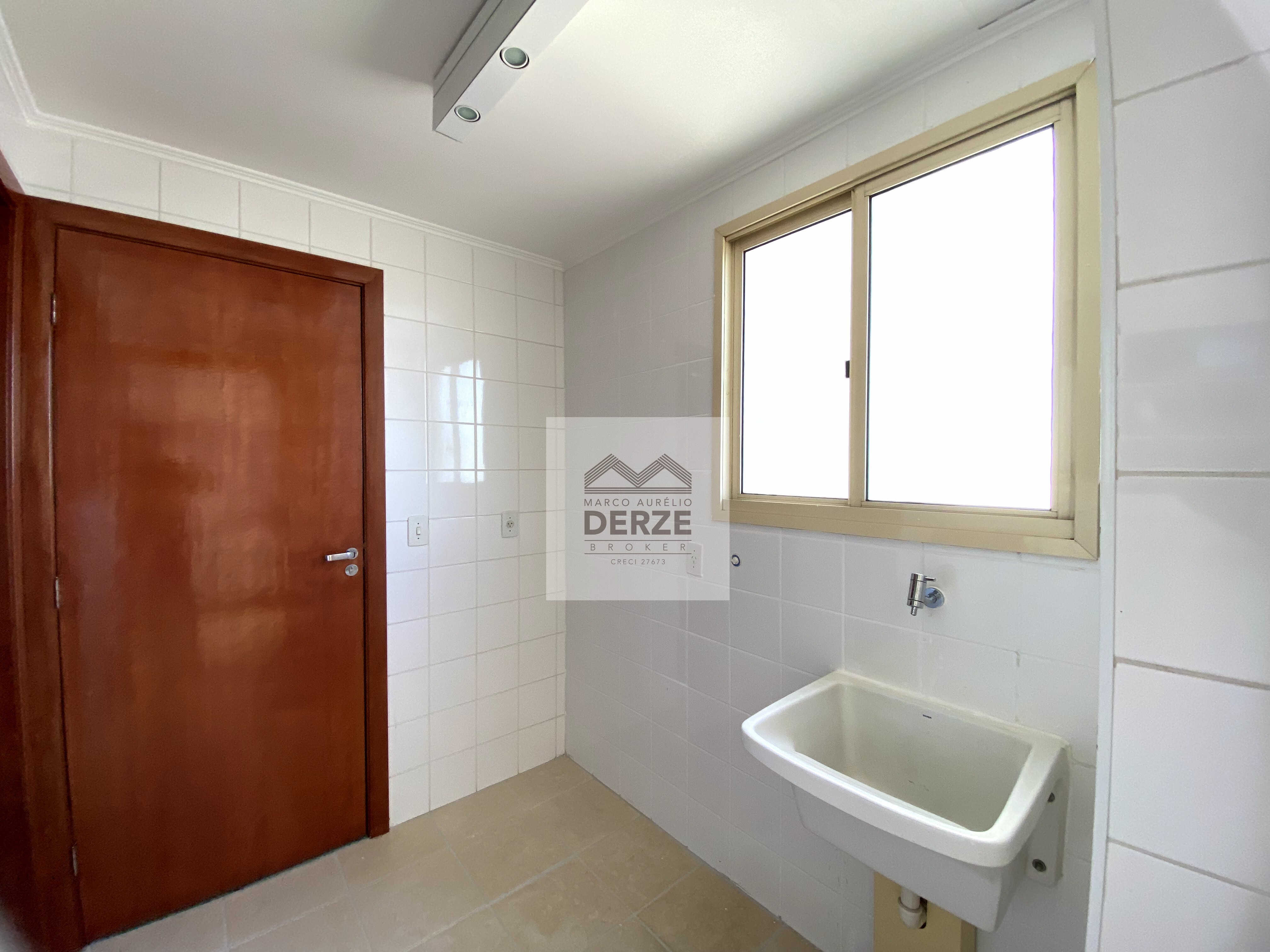 Imagem Apartamento com 4 Quartos à Venda, 165 m²em Fundinho - Uberlândia