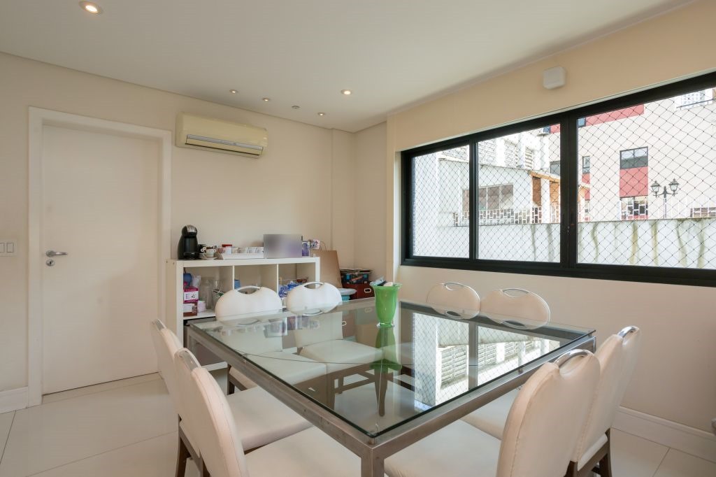 Imagem Apartamento com 4 Quartos à Venda, 235 m²em Aclimação - São Paulo