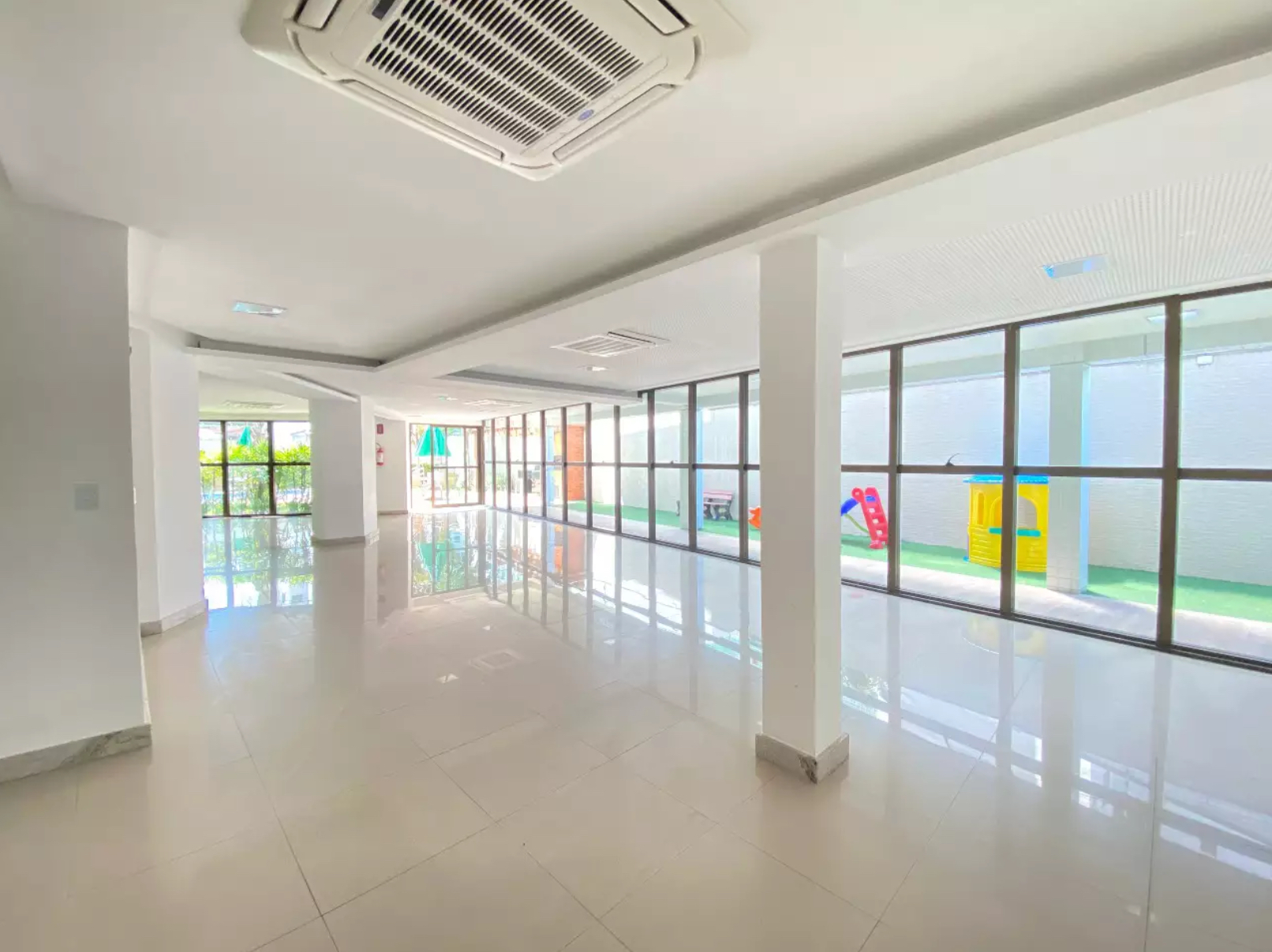 Imagem Apartamento com 4 Quartos à Venda, 138 m²em Boa Viagem - Recife