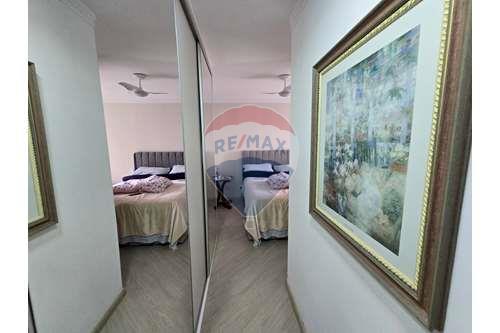 Imagem Apartamento com 3 Quartos à Venda, 91 m²em Vila Sanches - São José dos Campos