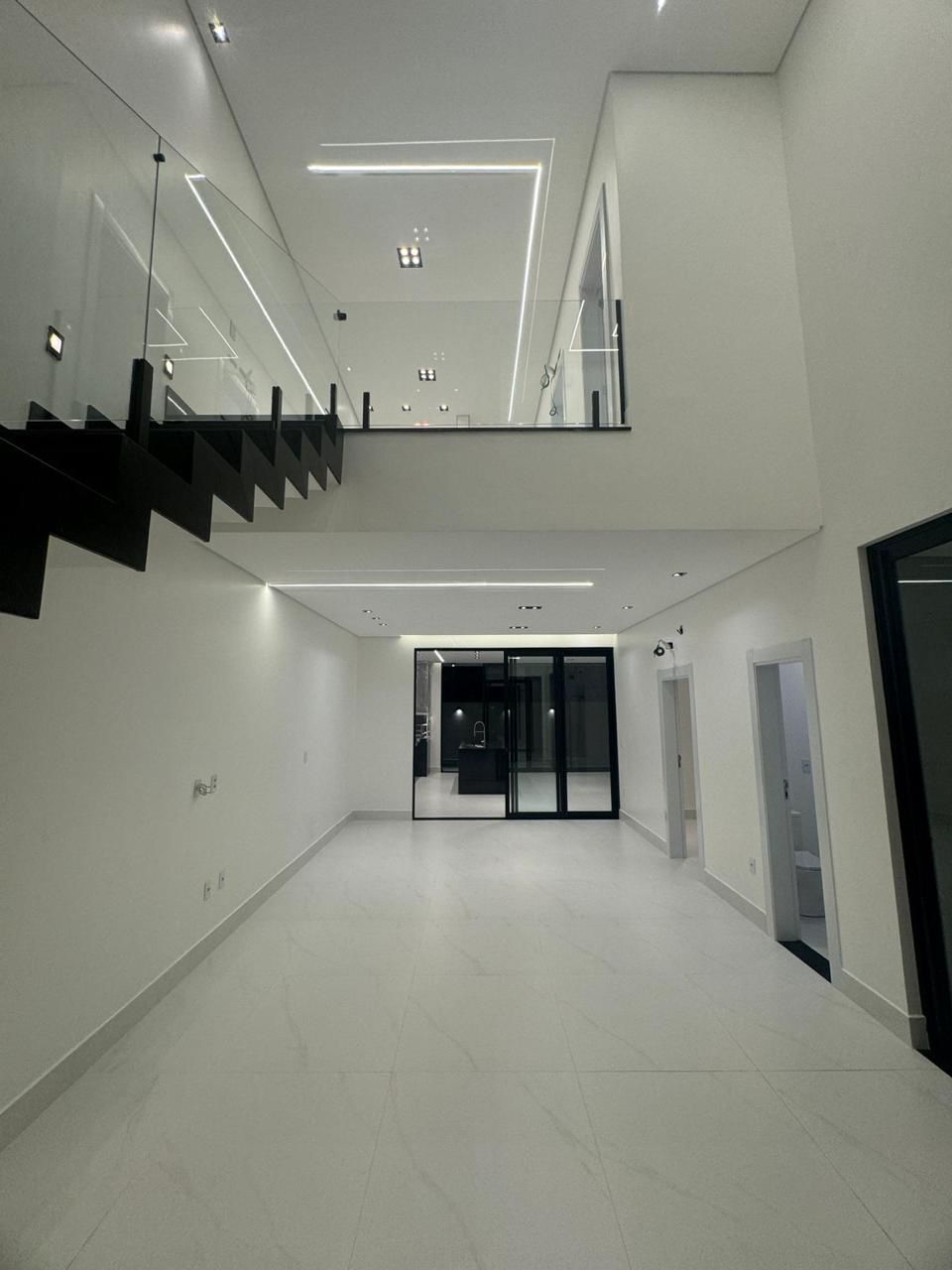 Imagem Casa de Condomínio com 4 Quartos à Venda, 271 m² em Ponta Negra - Manaus