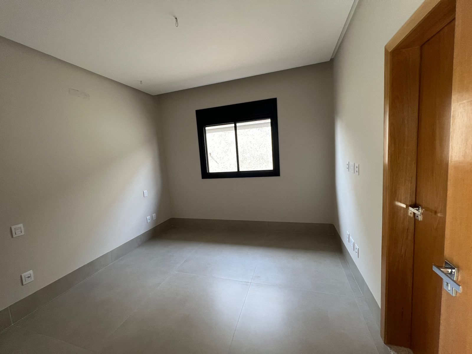 Imagem Casa de Condomínio com 4 Quartos à Venda, 253 m²em Residencial Goiânia Golfe Clube - Goiânia