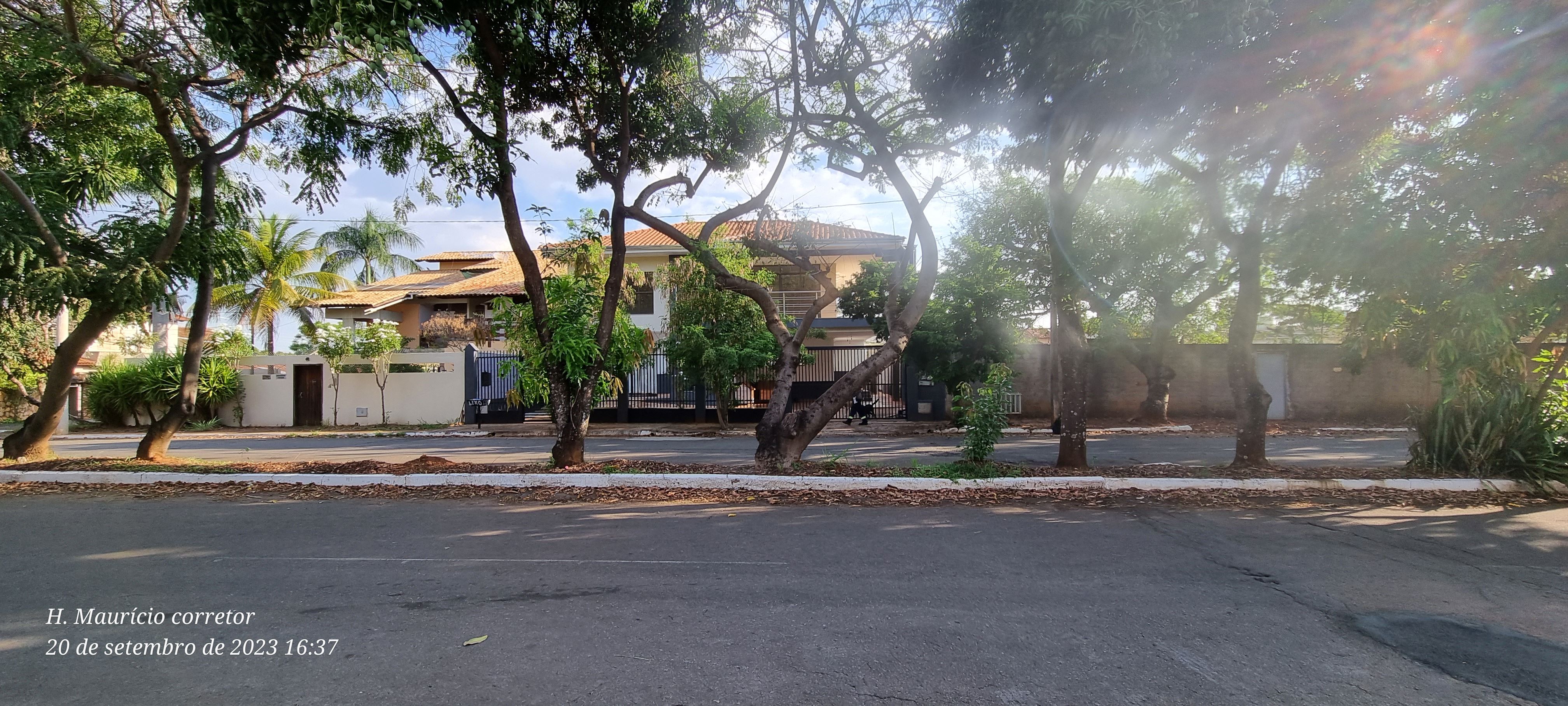 Imagem Sobrado com 4 Quartos à Venda, 377 m²em Setor Jaó - Goiânia