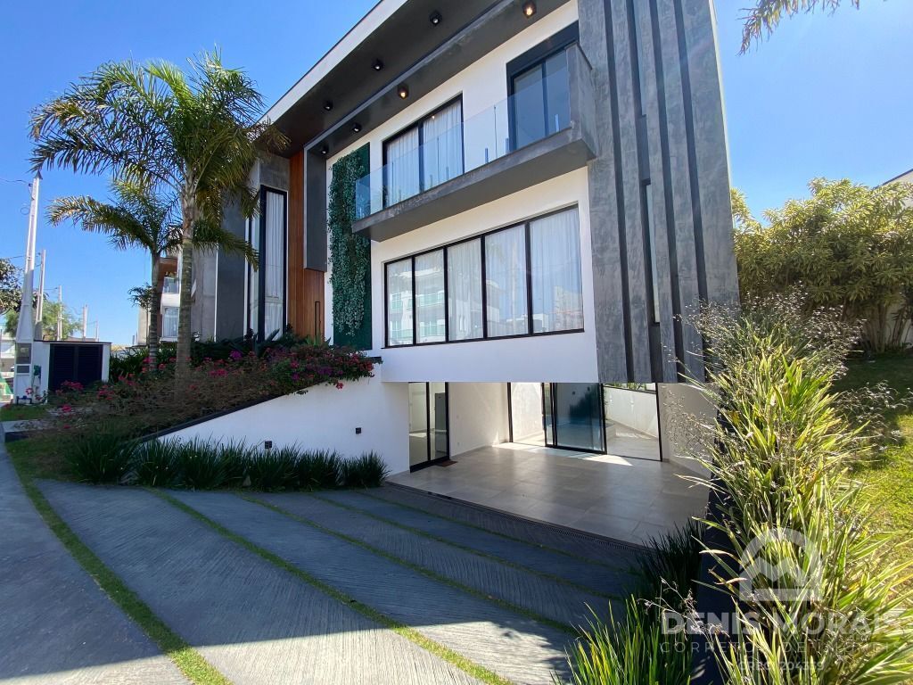 Imagem Casa de Condomínio com 3 Quartos à Venda, 268 m²em Conjunto Bom Pastor - Mogi das Cruzes Imagem Casa de Condomínio com 3 Quartos à Venda, 268 m²em Conjunto Bom Pastor - Mogi das Cruzes
