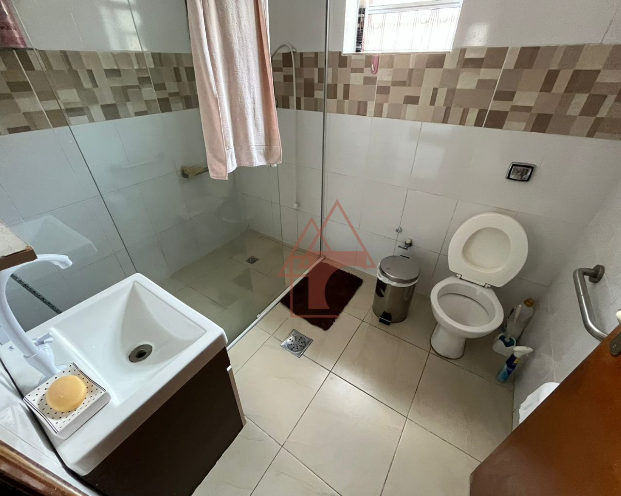 Imagem Casa com 3 Quartos à Venda, 180 m² em Vila Ponte Nova - Cubatão Imagem Casa com 3 Quartos à Venda, 180 m² em Vila Ponte Nova - Cubatão