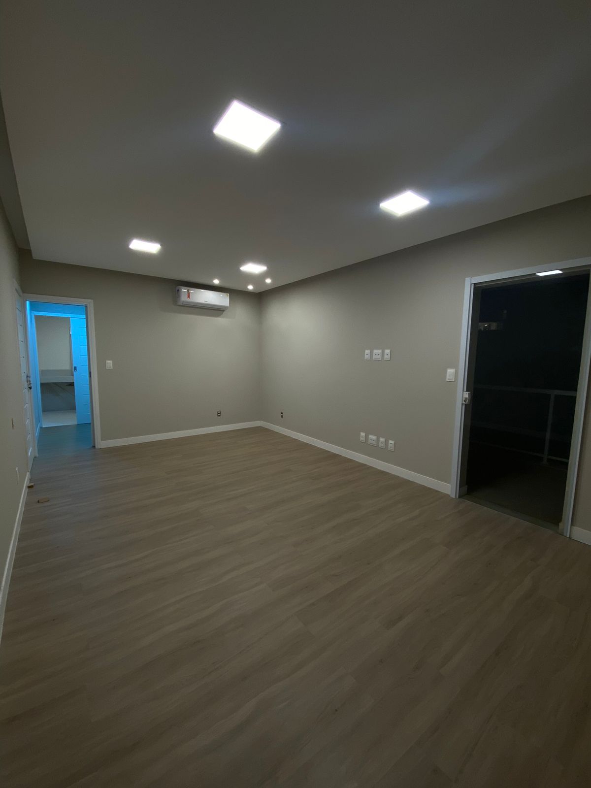 Imagem Casa com 6 Quartos à Venda, 335 m²em Alphaville (abrantes) - CAMAÇARI