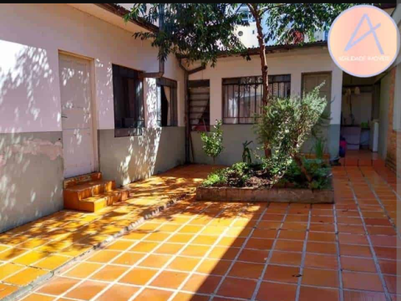 Imagem Casa com 3 Quartos à Venda, 193 m² em Água Verde - Curitiba