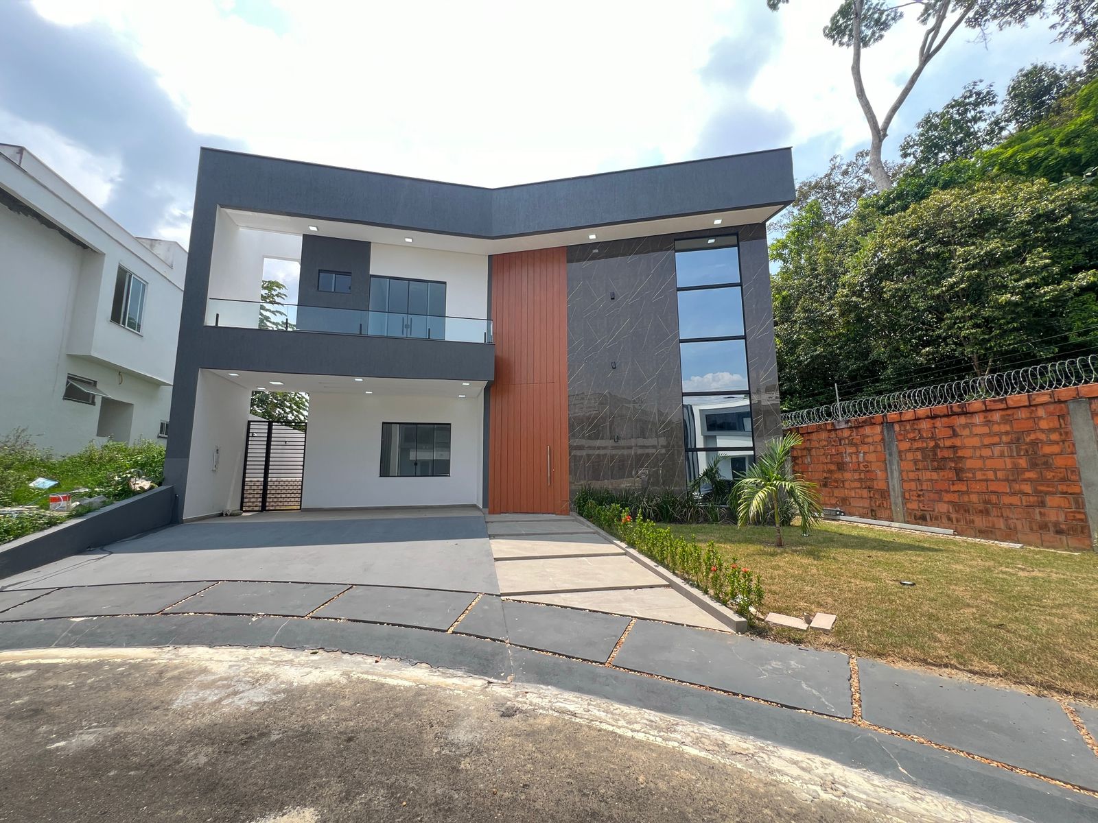 Imagem Casa de Condomínio com 4 Quartos à Venda, 368 m²em Ponta Negra - Manaus