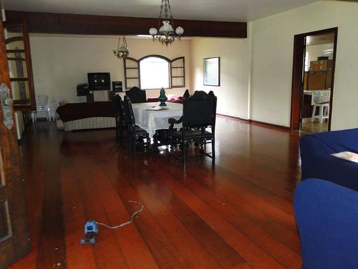 Imagem Casa com 5 Quartos à Venda, 500 m² em Várzea - Teresópolis