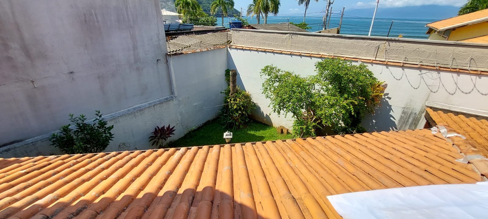 Imagem Sobrado com 4 Quartos à Venda, 205 m²em Martim de Sá  - Caraguatatuba