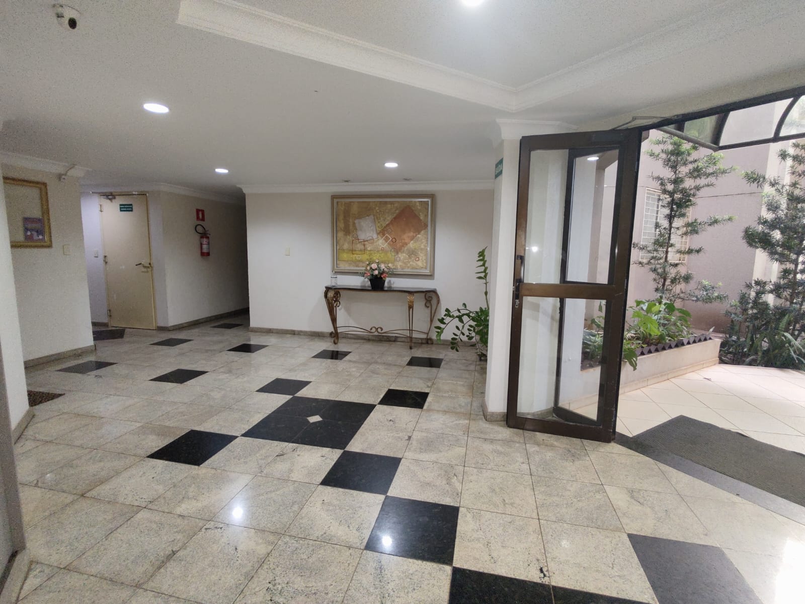 Imagem Apartamento com 3 Quartos à Venda, 64 m²em Cláudia - Londrina
