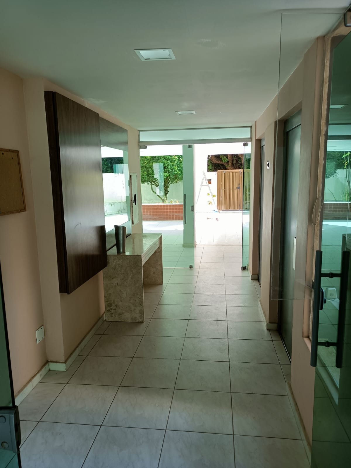 Imagem Apartamento com 2 Quartos à Venda, 81 m²em Jardim Armação - Salvador