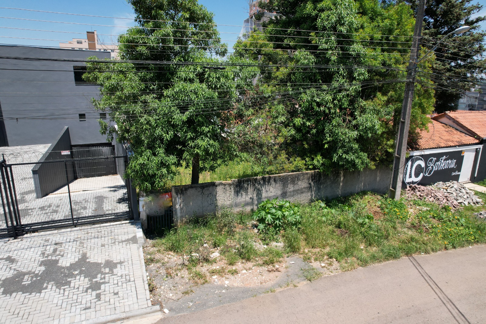 Imagem Terreno à Venda, 384 m² em Tingui - Curitiba Imagem Terreno à Venda, 384 m² em Tingui - Curitiba