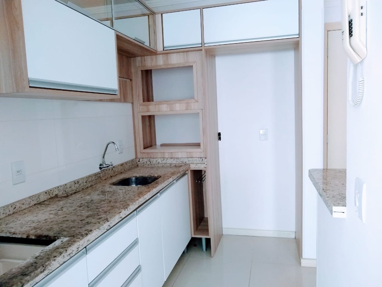 Imagem Apartamento com 2 Quartos para Alugar, 55 m²em Nova Esperança - Balneário Camboriú