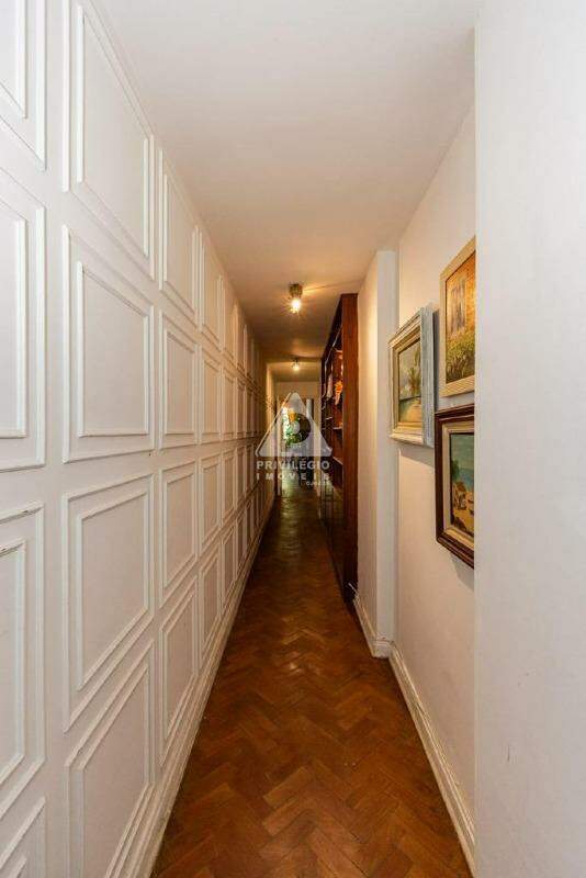Imagem Apartamento com 3 Quartos à Venda, 195 m²em Copacabana - Rio de Janeiro Imagem Apartamento com 3 Quartos à Venda, 195 m²em Copacabana - Rio de Janeiro