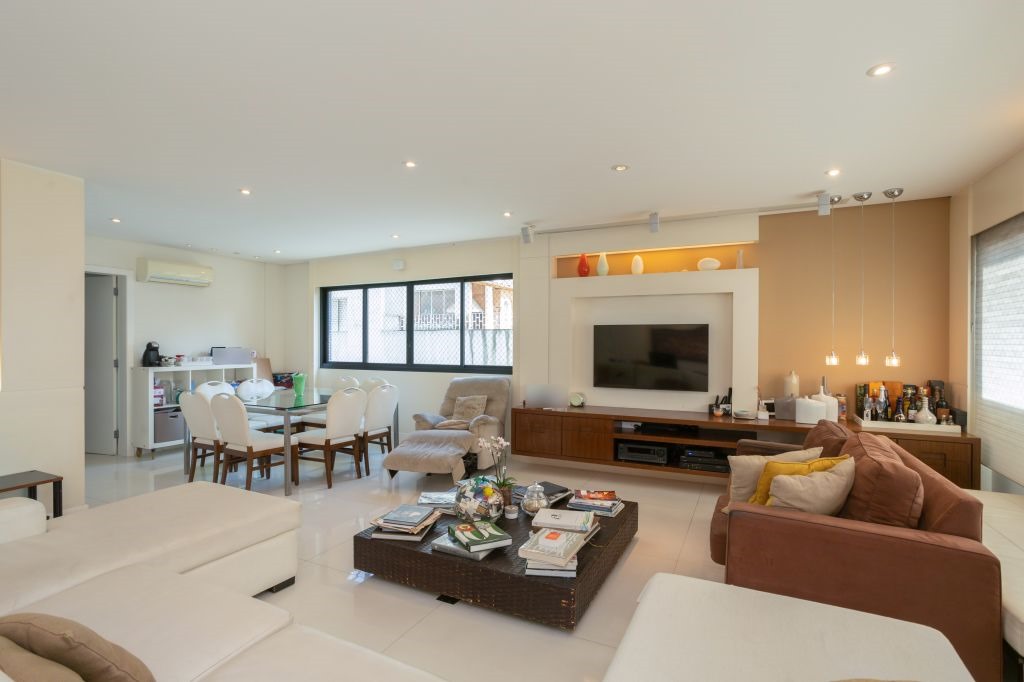 Imagem Apartamento com 4 Quartos à Venda, 235 m²em Aclimação - São Paulo