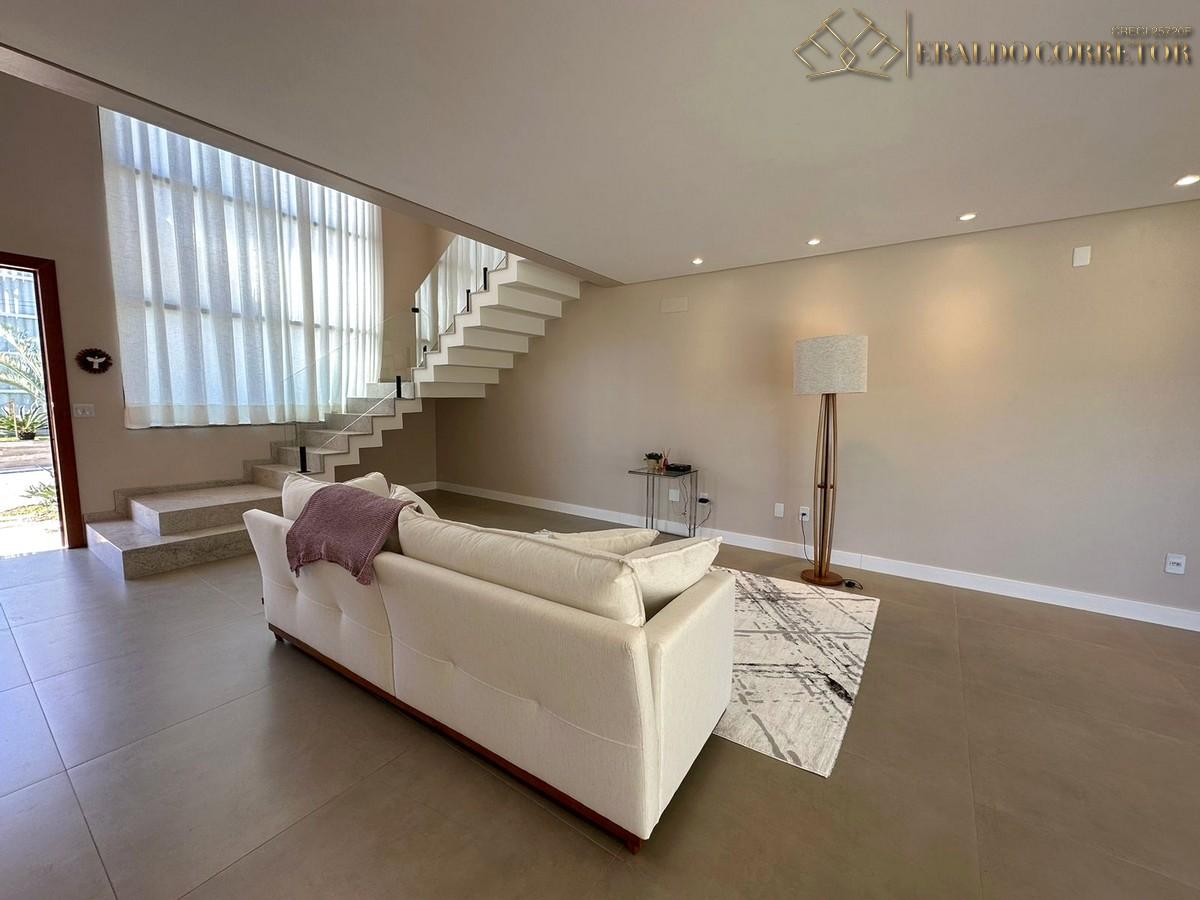 Imagem Casa com 3 Quartos à Venda, 254 m²em Ingleses do Rio Vermelho - Florianópolis