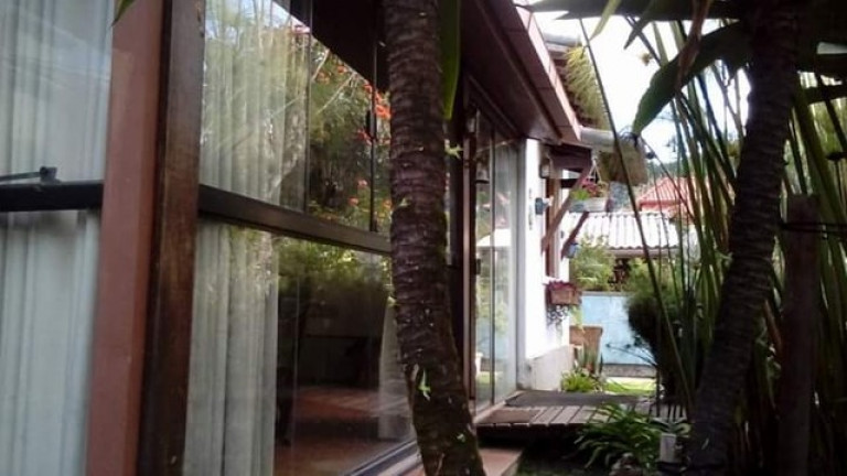 Imagem Casa de Condomínio com 4 Quartos à Venda, 200 m² em Vargem Grande - Teresópolis
