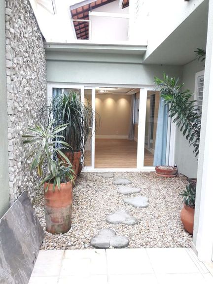 Sobrado com 2 Quartos à Venda ou Locação, 147 m² em Glória - Joinville