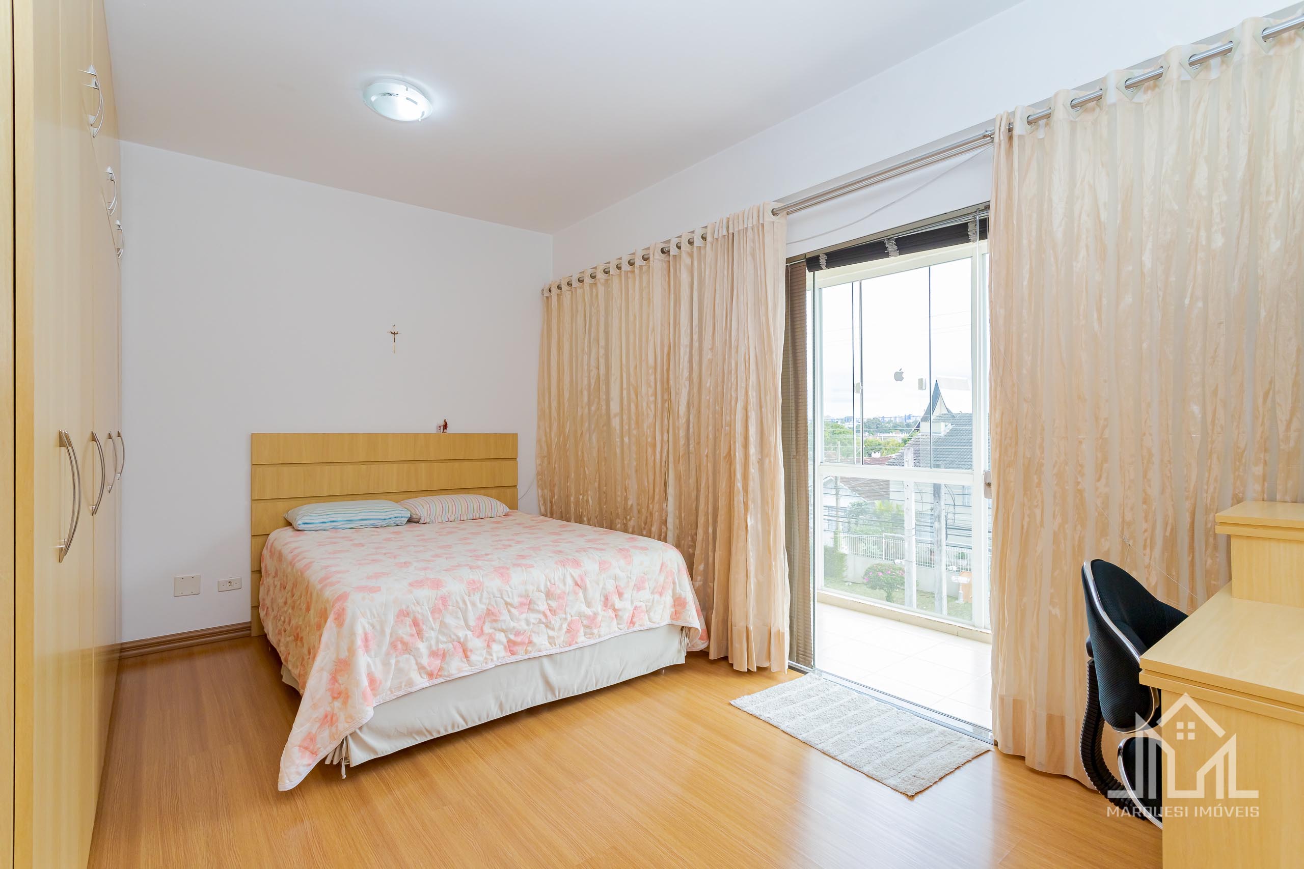 Imagem Casa com 3 Quartos à Venda, 241 m²em Guabirotuba - Curitiba