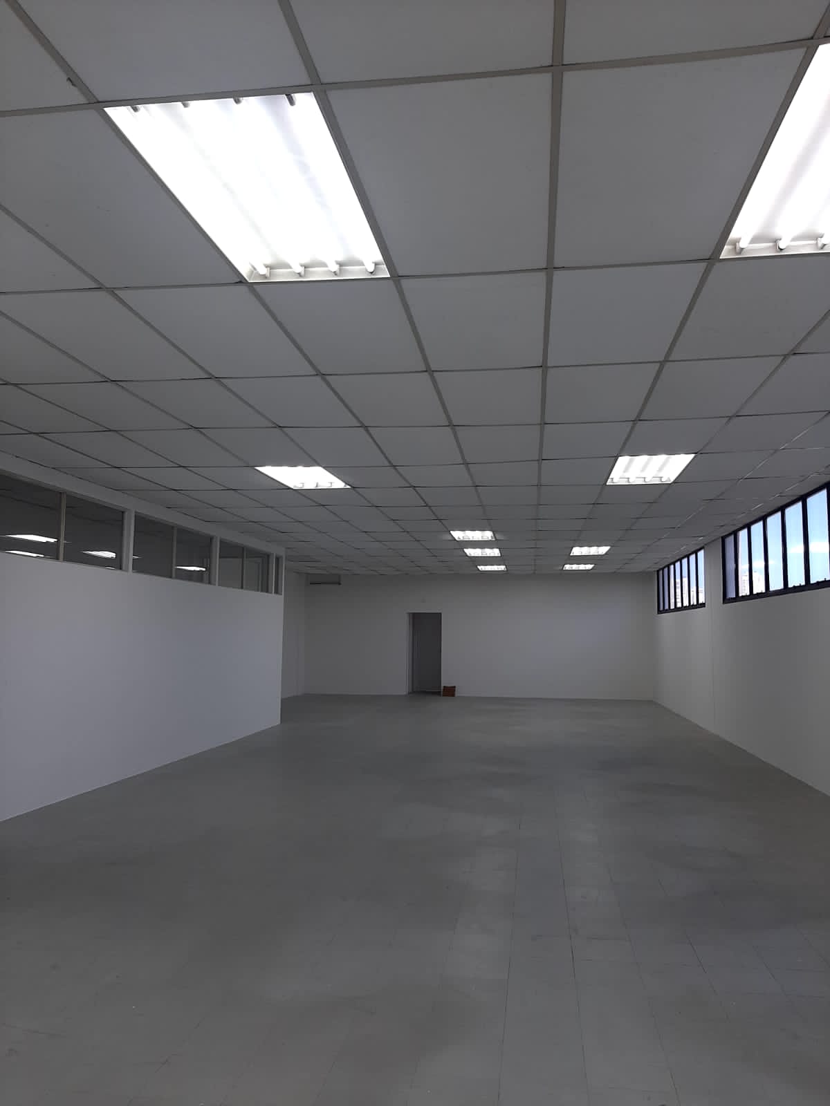 Imagem Galpão para Alugar, 903 m²em Tamboré - Barueri Imagem Galpão para Alugar, 903 m²em Tamboré - Barueri