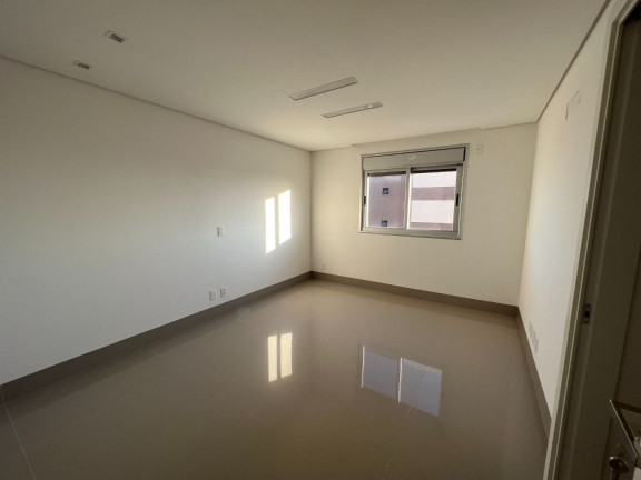 Imagem Apartamento com 4 Quartos à Venda, 259 m² em Royal Park - Campo Grande