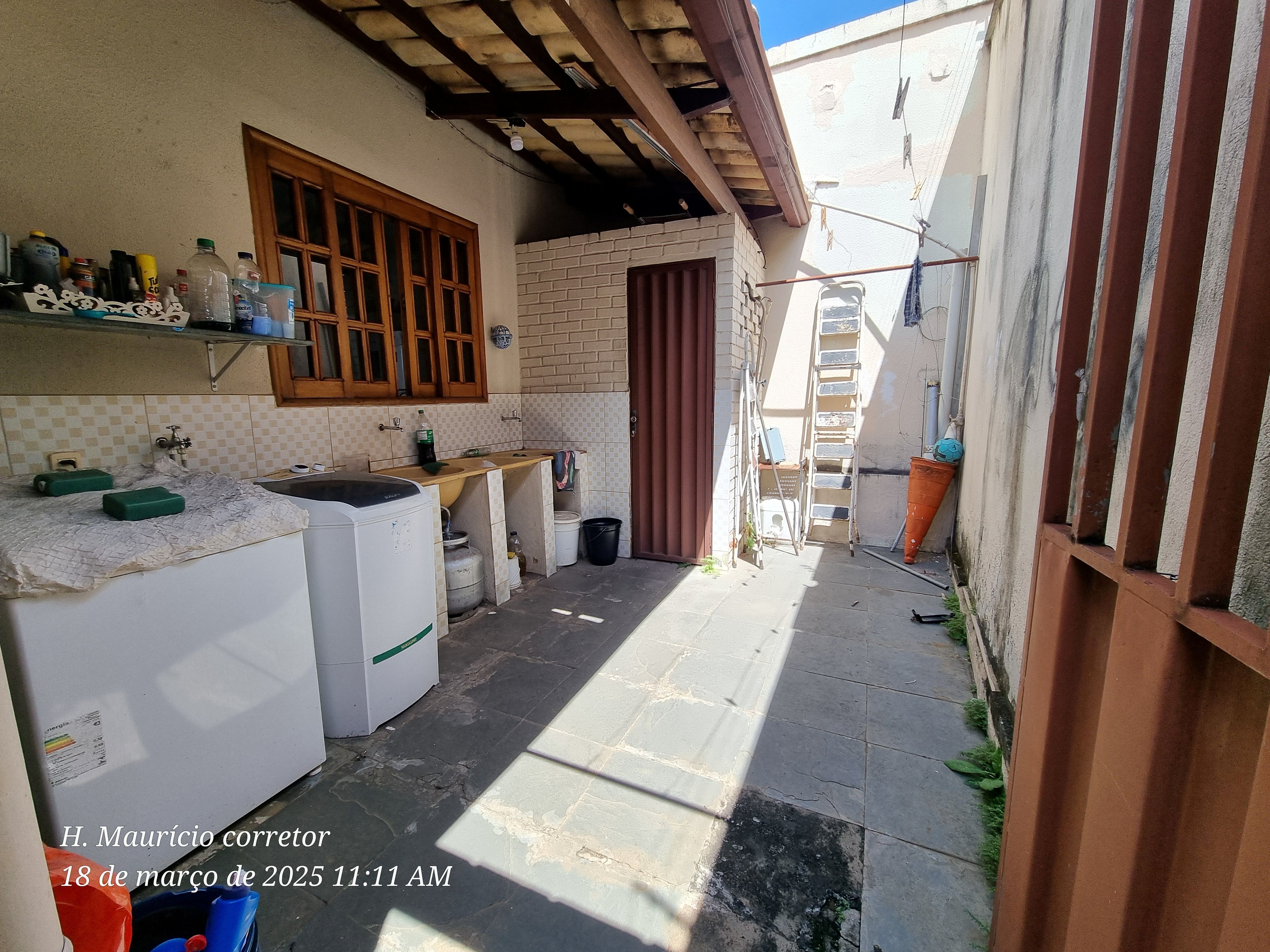 Imagem Casa com 2 Quartos à Venda, 191 m² em Setor Jaó - Goiânia Imagem Casa com 2 Quartos à Venda, 191 m² em Setor Jaó - Goiânia